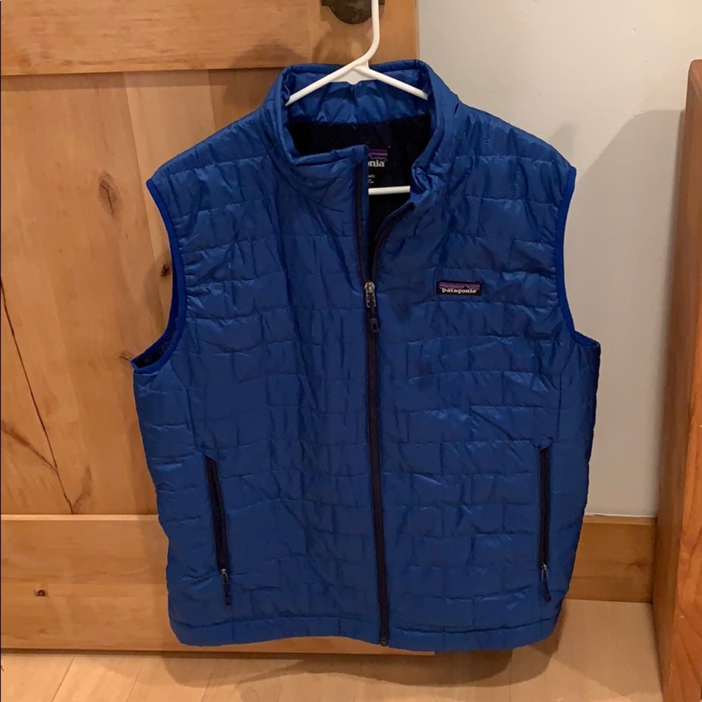 Patagonia men’s sz large down vest